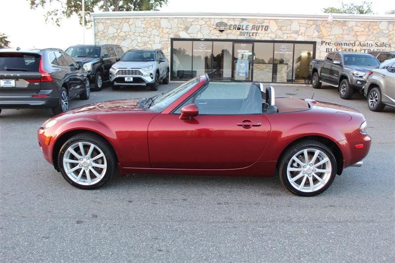 Used 2008 MAZDA MX-5 Miata Touring w/ Suspension Pkg RWD image 4