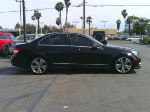 Used 2011 Mercedes-Benz C 300 Sedan image 7