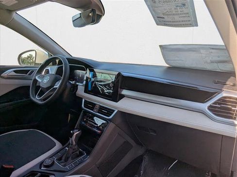 New 2025 Volkswagen Taos SE image 29