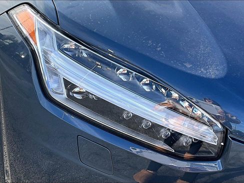 Used 2022 Volvo XC90 T8 R-Design w/ Advanced Package image 30