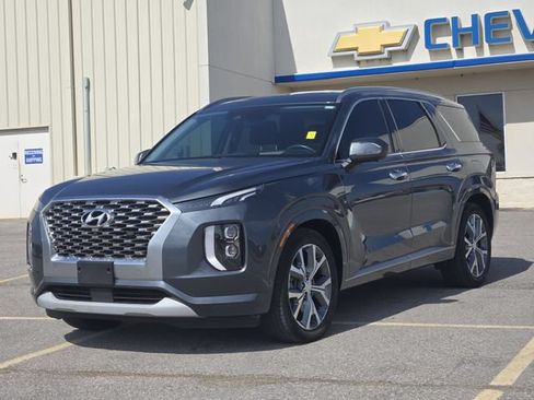 Used 2021 Hyundai Palisade Limited FWD image 3