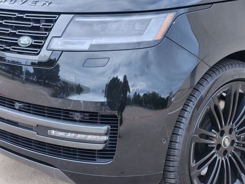 Used 2024 Land Rover Range Rover Autobiography image 8