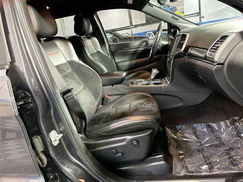 Used 2017 Jeep Grand Cherokee Trailhawk image 33