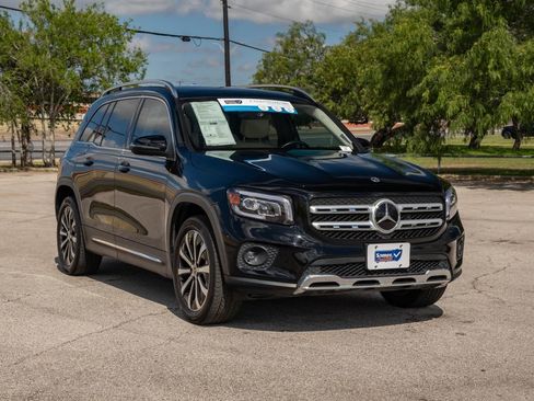 Used 2022 Mercedes-Benz GLB 250 image 2