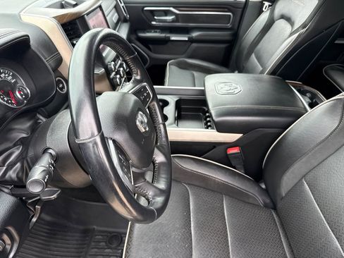 Used 2022 RAM 1500 Laramie AWD/4WD image 19