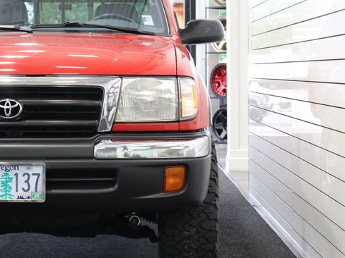 Used 2000 Toyota Tacoma 4x4 Regular Cab image 66