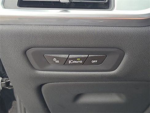 Used 2024 BMW X6 xDrive40i w/ Premium Package image 28