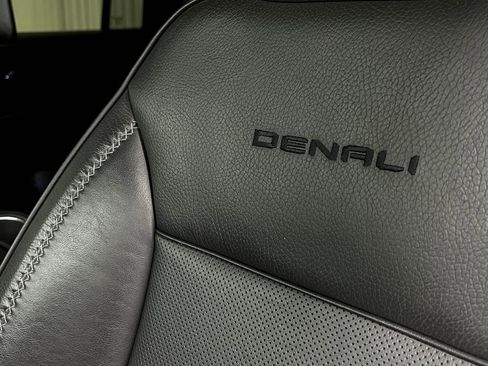 Used 2021 GMC Yukon XL Denali w/ Denali Premium Package AWD/4WD image 20