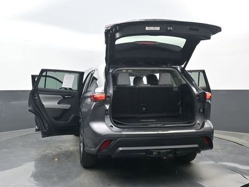 Used 2022 Toyota Highlander XLE image 36