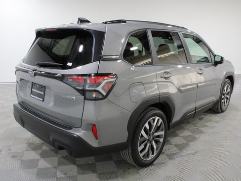 Used 2025 Subaru Forester Touring AWD/4WD image 27
