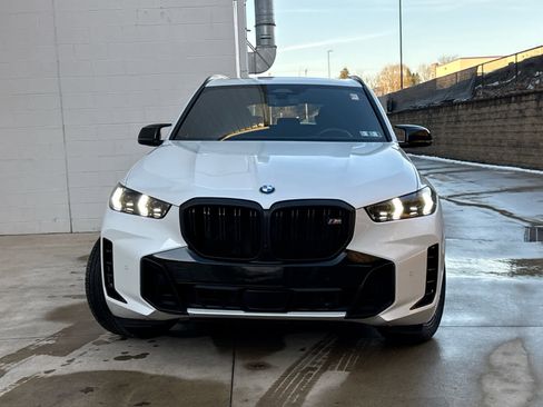 Certified 2025 BMW X5 M60i w/ Executive Package image 2