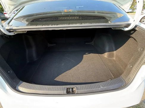 Used 2021 Toyota Corolla LE FWD image 34