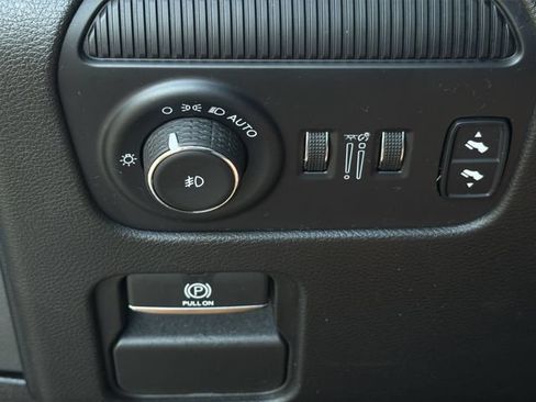 Used 2024 Jeep Wagoneer Series II w/ Flexible Seating Group AWD/4WD image 32