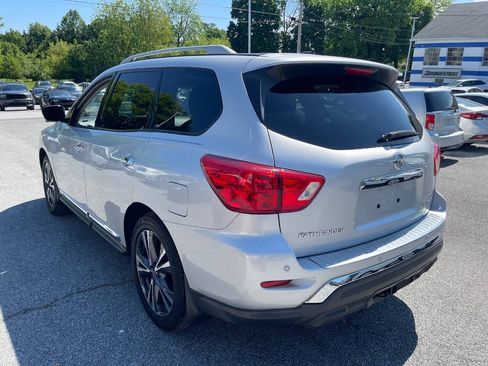 Used 2017 Nissan Pathfinder Platinum FWD image 8
