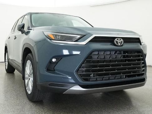 New 2026 Toyota Grand Highlander Platinum AWD/4WD image 30