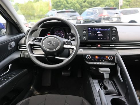 Used 2023 Hyundai Elantra SEL FWD image 12