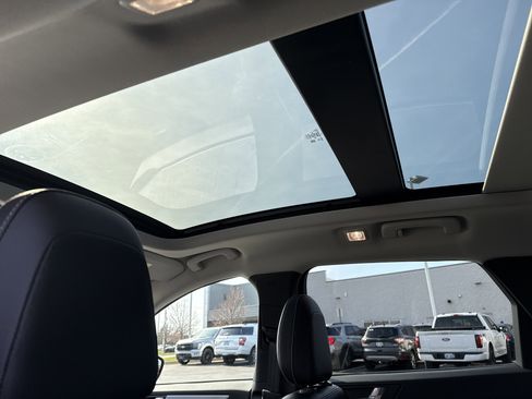 Used 2023 Ford Escape Platinum w/ Premium Technology Package image 17