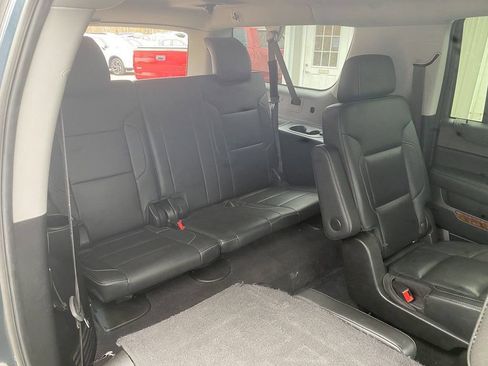 Used 2020 Chevrolet Suburban Premier AWD/4WD image 27
