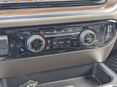 Used 2024 Chevrolet Silverado 1500 RST w/ Convenience Package II image 27