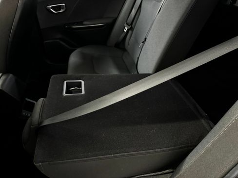 Used 2025 Kia K4 FWD image 29