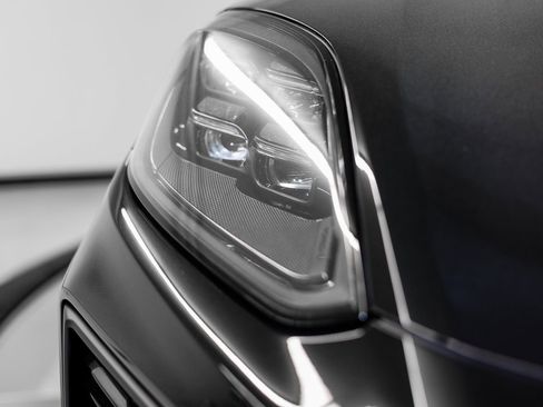 New 2026 Porsche Cayenne Turbo image 12