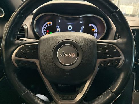 Used 2020 Jeep Grand Cherokee High Altitude AWD/4WD image 13