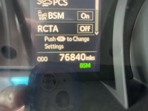 Used 2019 Toyota Camry SE image 14