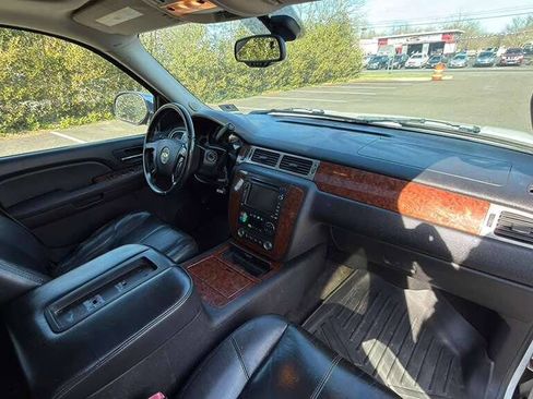 Used 2007 Chevrolet Tahoe LTZ w/ LTZ Preferred Equipment Group AWD/4WD image 31
