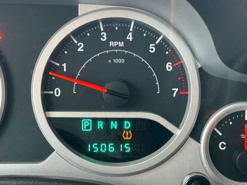 Used 2008 Jeep Wrangler Unlimited Sahara RWD image 9