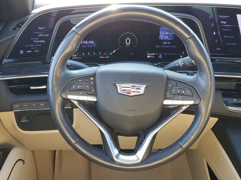 Used 2022 Cadillac Escalade Premium Luxury image 27
