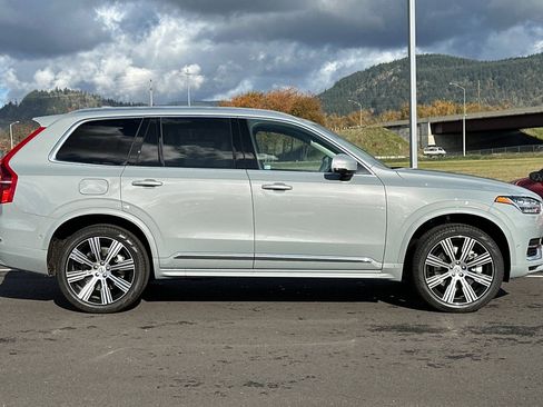Used 2025 Volvo XC90 T8 Plus w/ Protection Package Premier AWD/4WD image 3