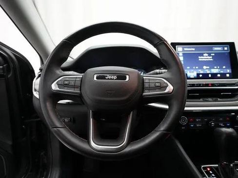 Certified 2022 Jeep Compass Limited image 4