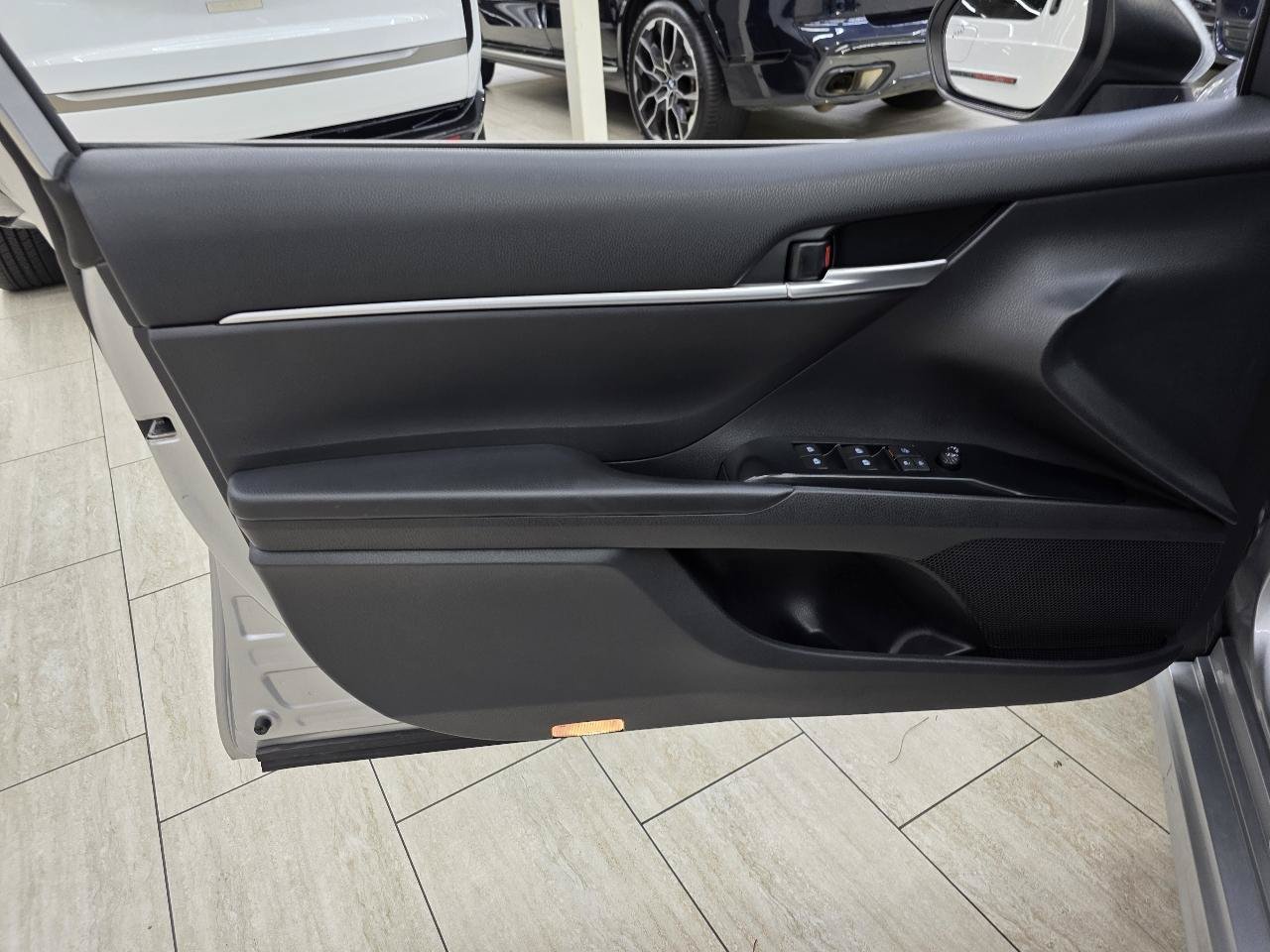 Used 2019 Toyota Camry SE w/ Convenience Package FWD image 35