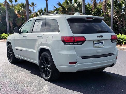 Used 2019 Jeep Grand Cherokee Altitude RWD image 7