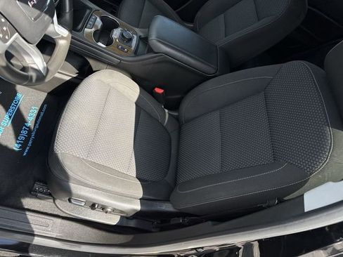 Used 2023 GMC Acadia SLE w/ Driver Convenience Package image 19