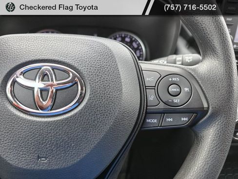 Used 2022 Toyota RAV4 XLE image 15