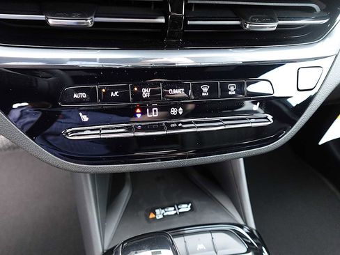 New 2026 Buick Envista Avenir FWD image 19