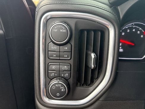 Used 2021 Chevrolet Silverado 1500 LT Trail Boss w/ Convenience Package II image 12