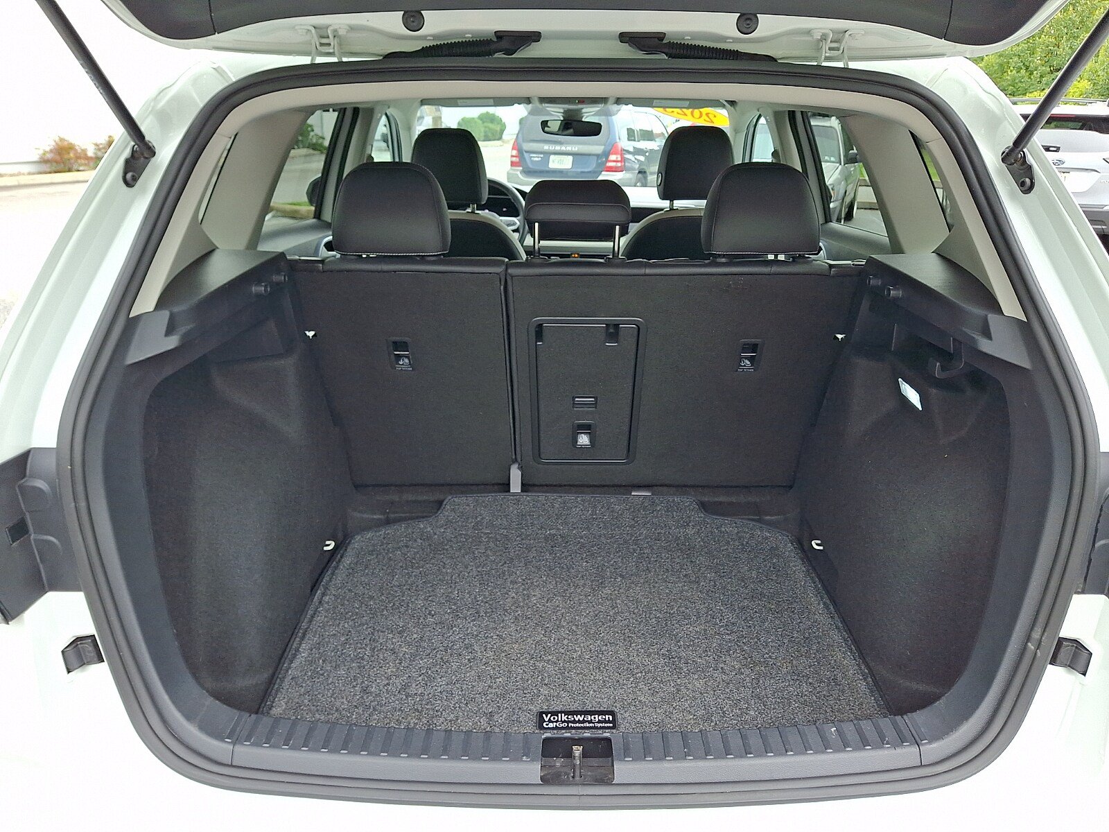Used 2025 Volkswagen Taos SE FWD image 28