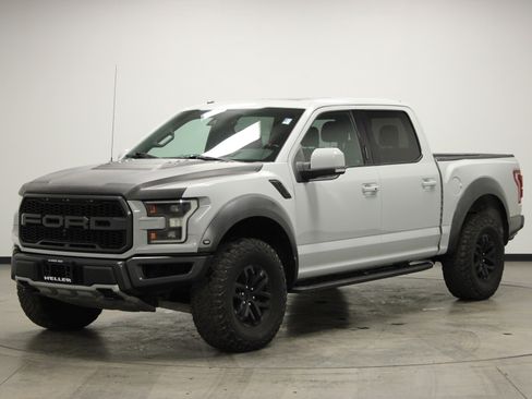 Used 2017 Ford F150 Raptor w/ Equipment Group 802A Luxury image 4