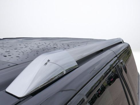 Used 2019 Lincoln Navigator L Reserve image 11