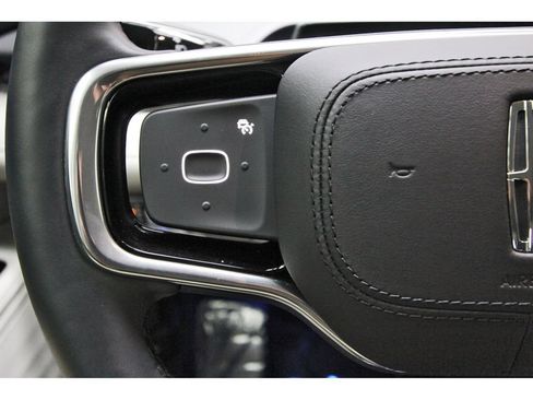 Used 2026 Lincoln Nautilus Premier AWD/4WD image 21