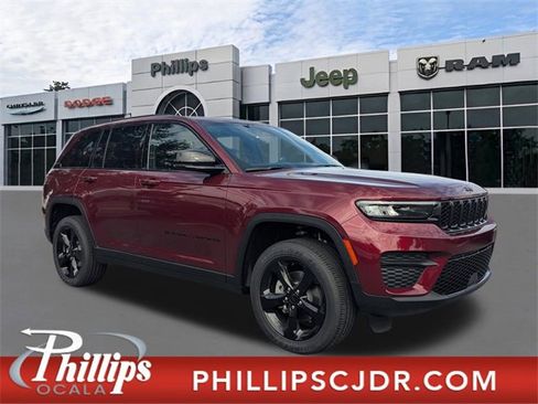 New 2025 Jeep Grand Cherokee Altitude image 1