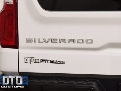 Used 2025 Chevrolet Silverado 1500 ZR2 w/ Technology Package AWD/4WD image 26