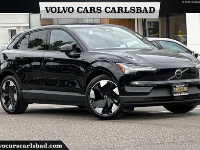 New 2025 Volvo EX30 Plus w/ Climate Package