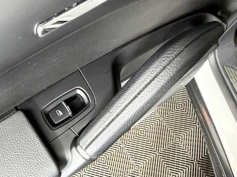Used 2017 Porsche Cayenne Platinum Edition AWD/4WD image 37