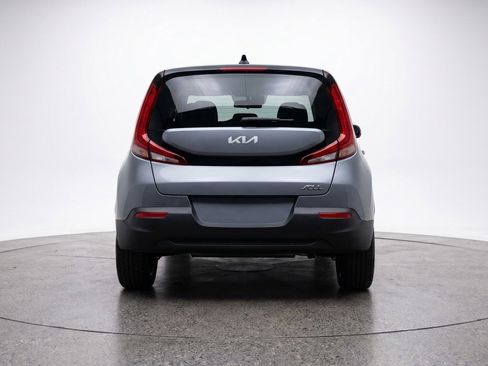 Used 2025 Kia Soul LX w/ LX Technology Package FWD image 7