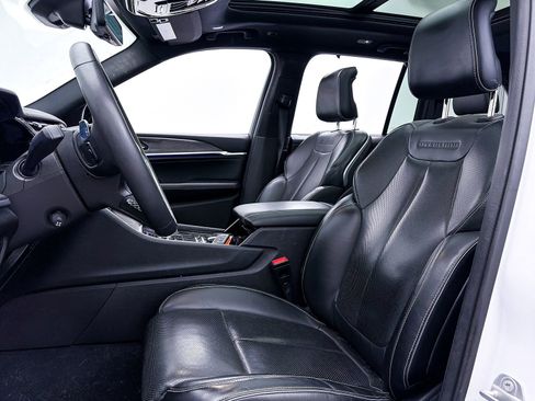 Used 2022 Jeep Grand Cherokee Overland w/ Luxury Tech Group IV image 23