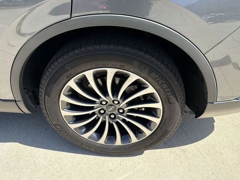 Used 2023 Lincoln Aviator Reserve w/ Elements Package Plus image 18