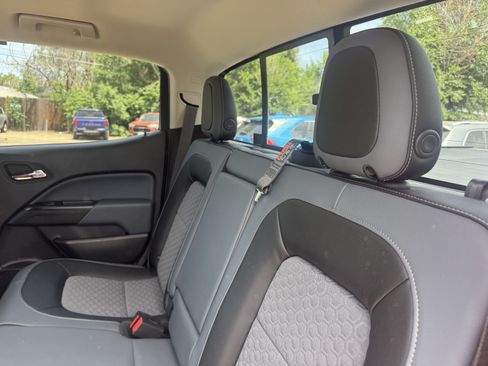 Used 2019 Chevrolet Colorado Z71 AWD/4WD image 23